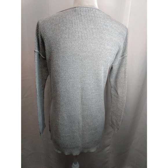 Daisy Fuentes pale gray tunic sweater with pocket - Picture 4 of 6